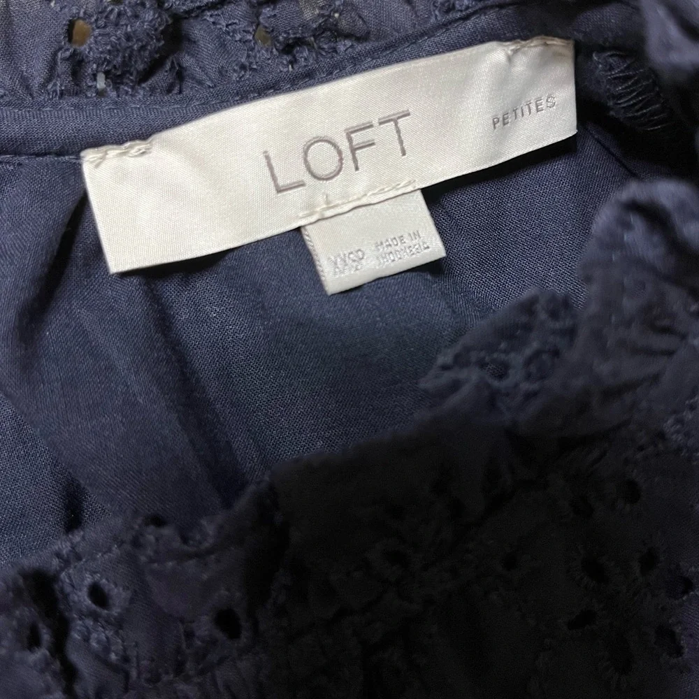 Loft women’s navy blue eyelet sleeveless blouse - Picture 3 of 3